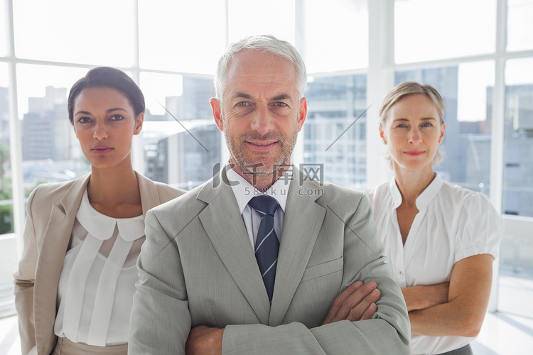 A股市场快讯 | 震荡整理 生物医药行业表现强劲 AI应用活跃